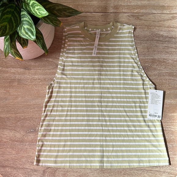 Lululemon All Yours Tank Size 8 - Picture 2 of 5
